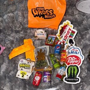 Gross series 2 mini brands